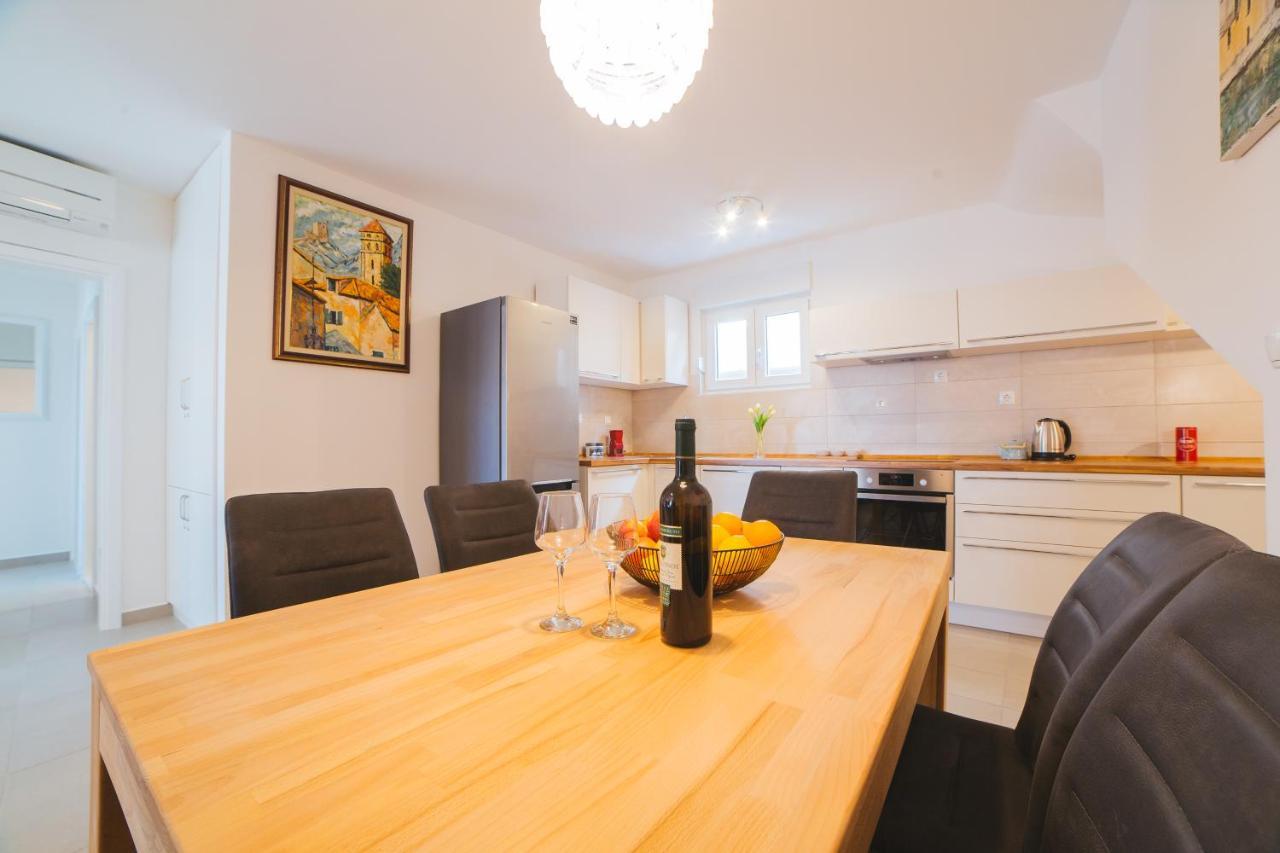 City Center Lux Apartment "Tonci" Omiš Buitenkant foto